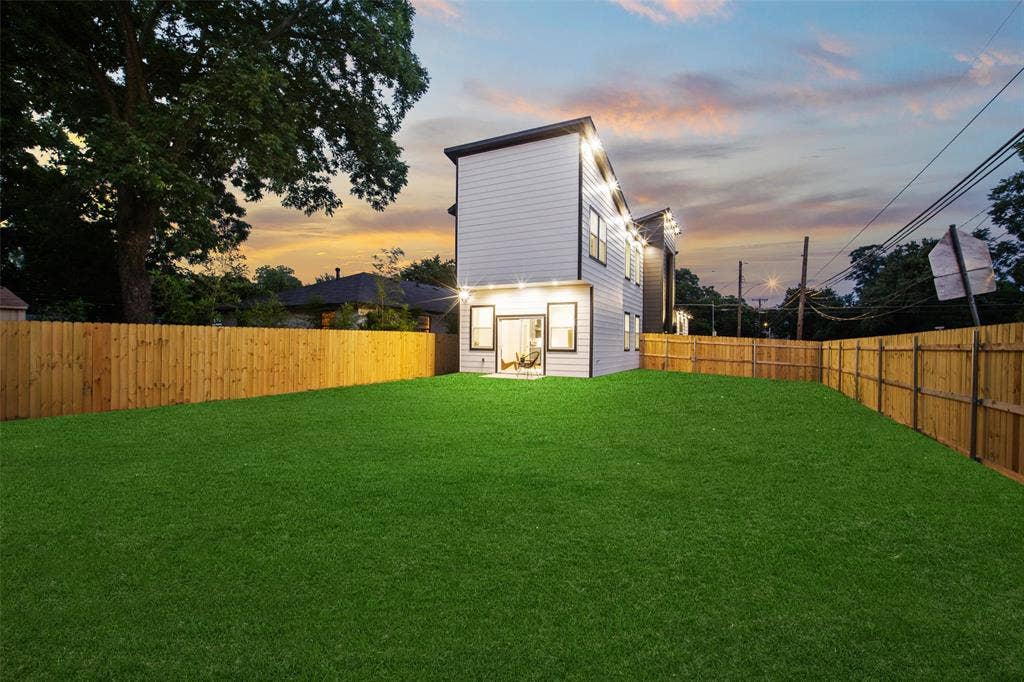2503 Lawrence Street, Dallas, TX 75215 2503 Lawrence Street, Dallas, TX 75215