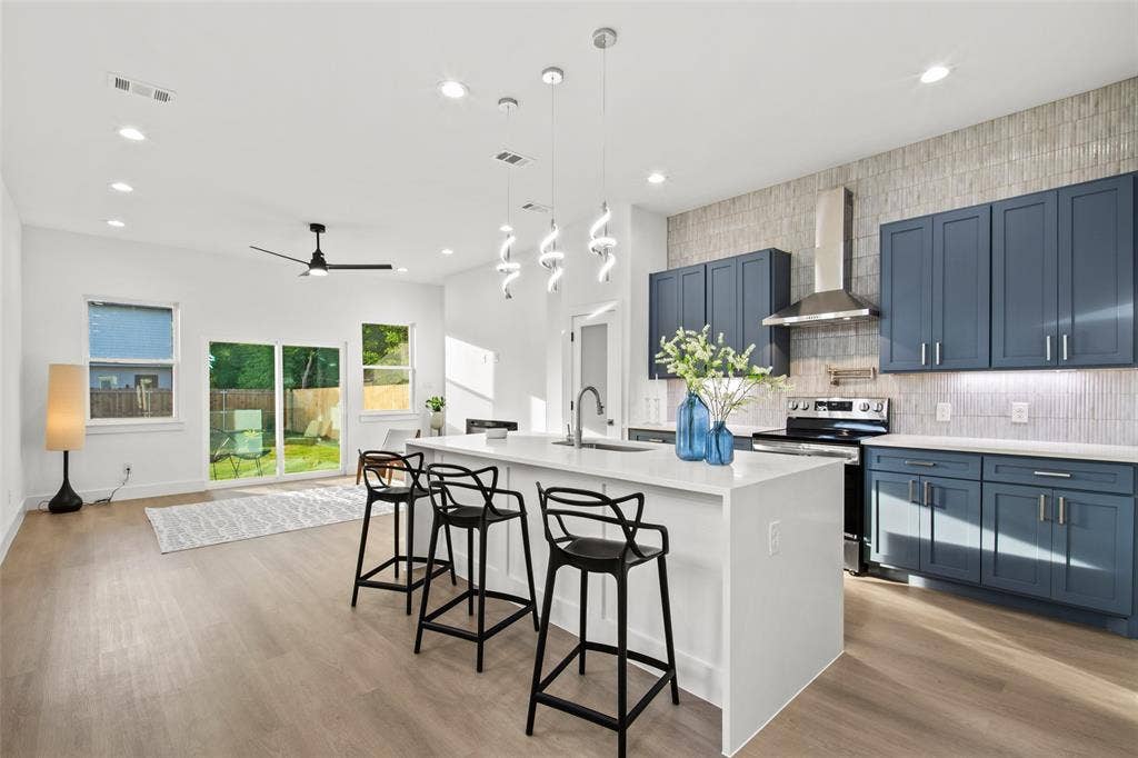 2503 Lawrence Street, Dallas, TX 75215 2503 Lawrence Street, Dallas, TX 75215
