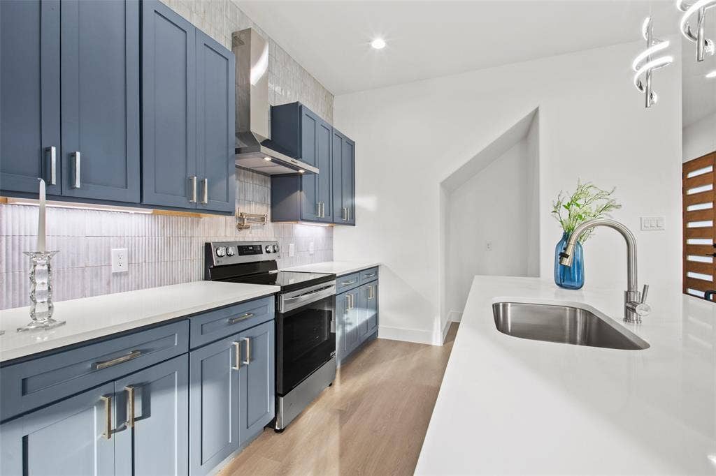 2503 Lawrence Street, Dallas, TX 75215 2503 Lawrence Street, Dallas, TX 75215