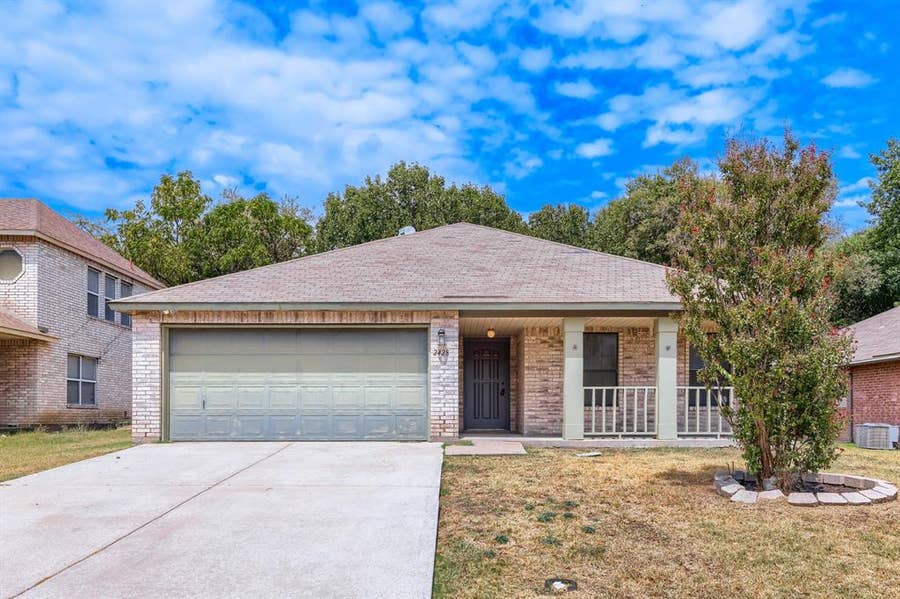 Property photo for 2428 Winford Drive, Grand Prairie, TX