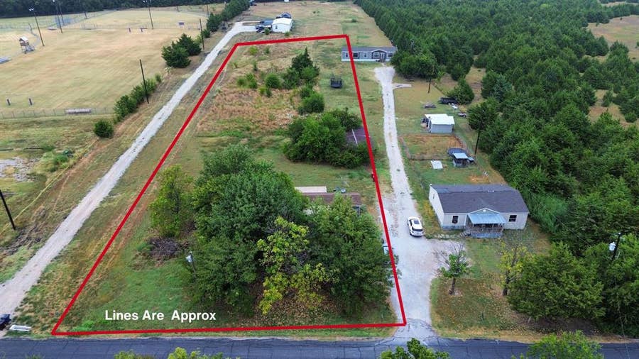 Property photo for 807 County Road 655, Farmersville, TX
