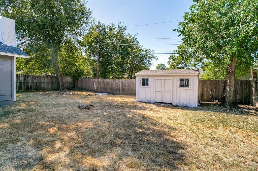 725 Hawthorne Lane, Grand Prairie, TX 75052 725 Hawthorne Lane, Grand Prairie, TX 75052