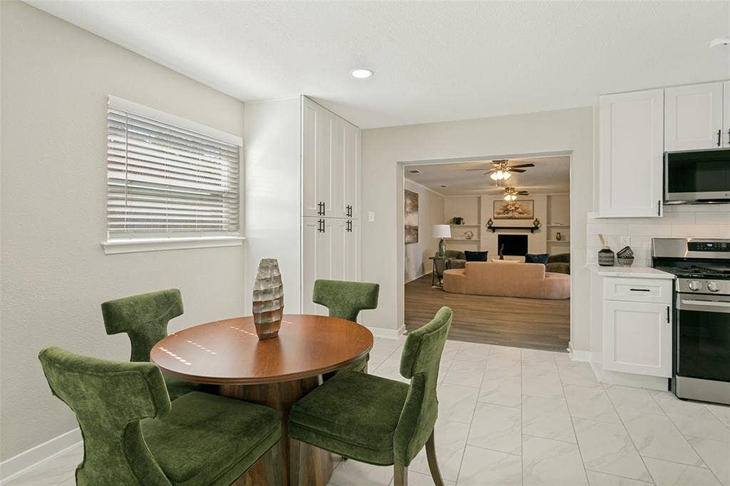 725 Hawthorne Lane, Grand Prairie, TX 75052 725 Hawthorne Lane, Grand Prairie, TX 75052