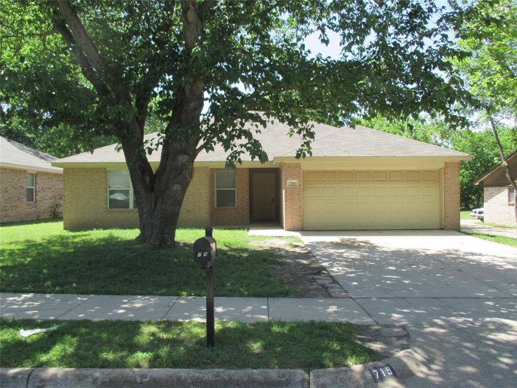 719 Hallvale Drive, White Settlement, TX 76108 719 Hallvale Drive, White Settlement, TX 76108