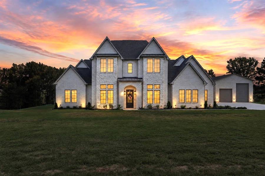 Property photo for 23180 Bridle View Drive, Lindale, TX