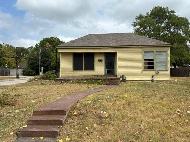 Property photo for 316 N Washington Street, Farmersville, TX