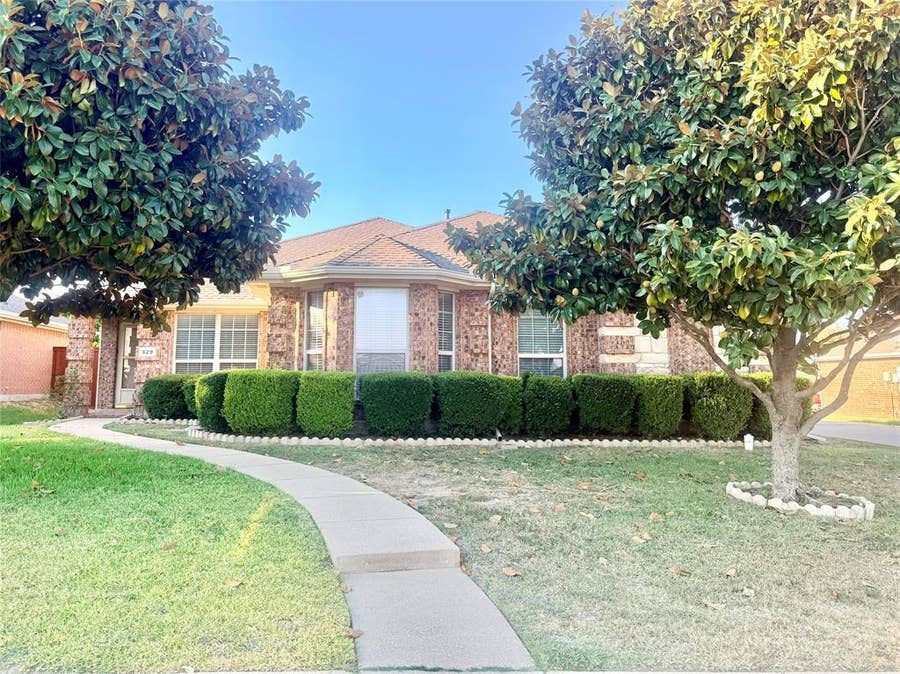 Property photo for 529 Laredo Drive, Murphy, TX