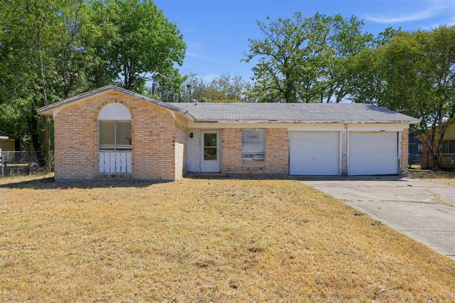 Property photo for 4604 Navajo Trail, Balch Springs, TX