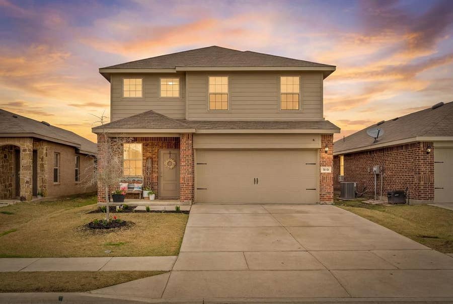 Property photo for 919 Sunrise Lane, Royse City, TX
