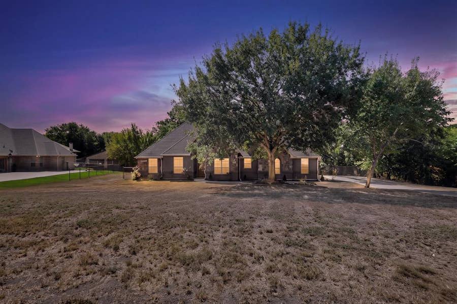 Property photo for 108 WINDING WAY, Azle, TX