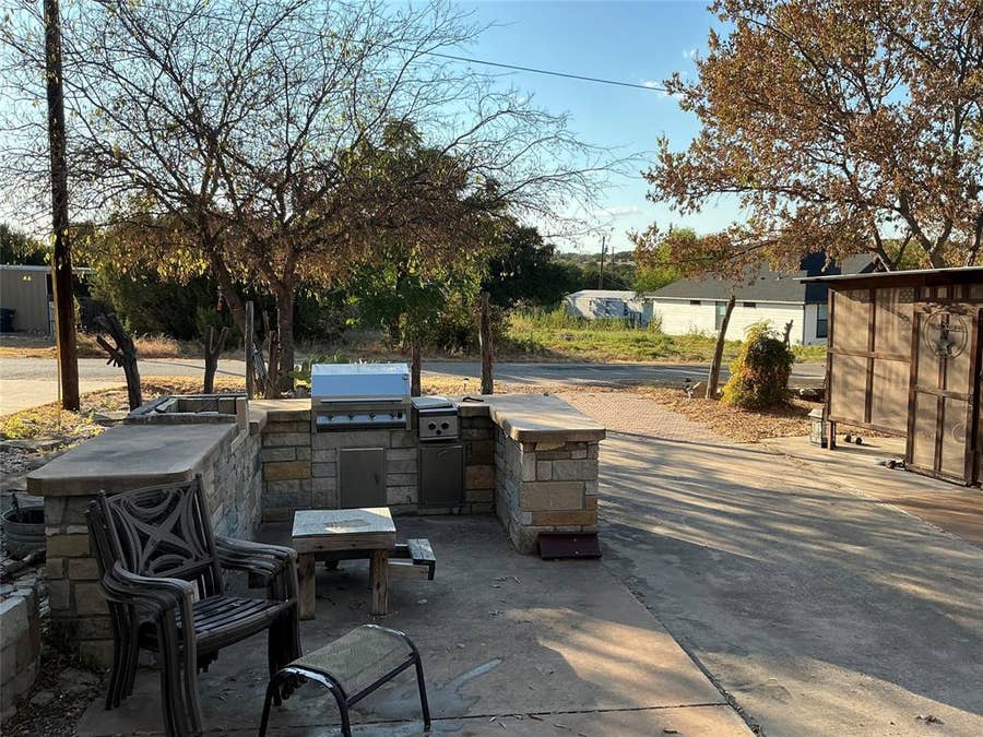 Property photo for 2517 Deer Trl, Granbury, TX
