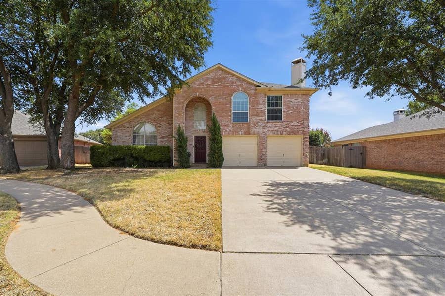 Property photo for 5004 Ridgefield Court, Arlington, TX