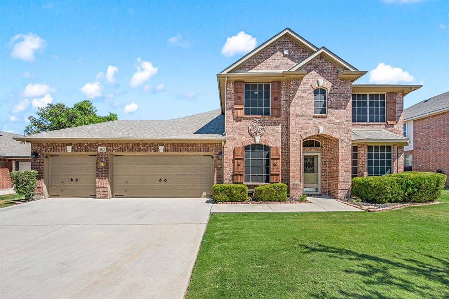 Property photo for 1417 White Ash Street, Saginaw, TX