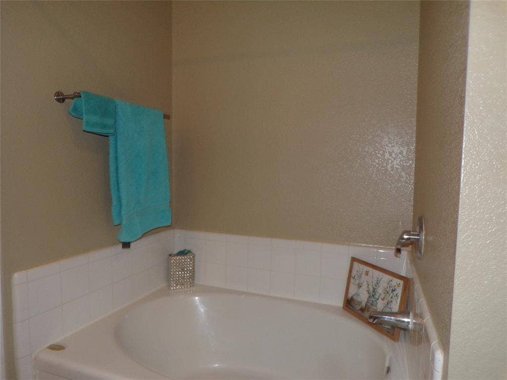 2612 Sierra Drive, McKinney, TX 75071 Garden tub