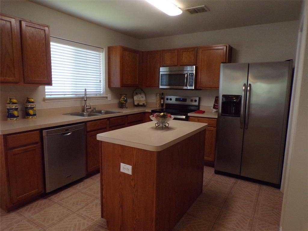 2612 Sierra Drive, McKinney, TX 75071 2612 Sierra Drive, McKinney, TX 75071