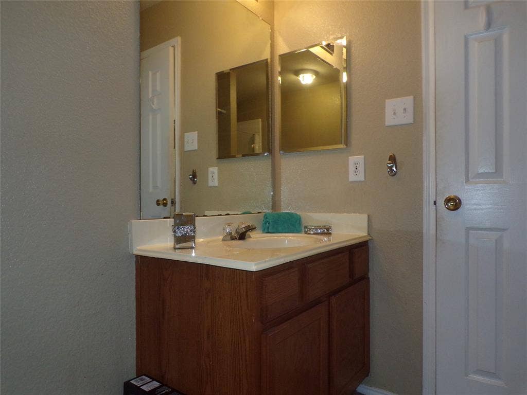2612 Sierra Drive, McKinney, TX 75071 2612 Sierra Drive, McKinney, TX 75071