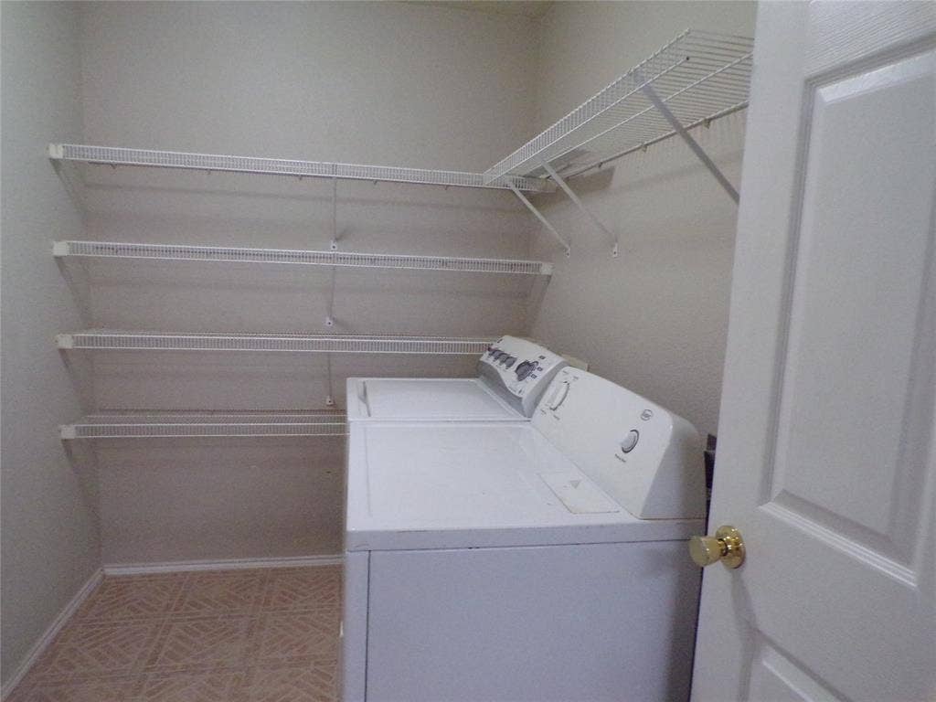 2612 Sierra Drive, McKinney, TX 75071 Combo Pantry and Laundry room