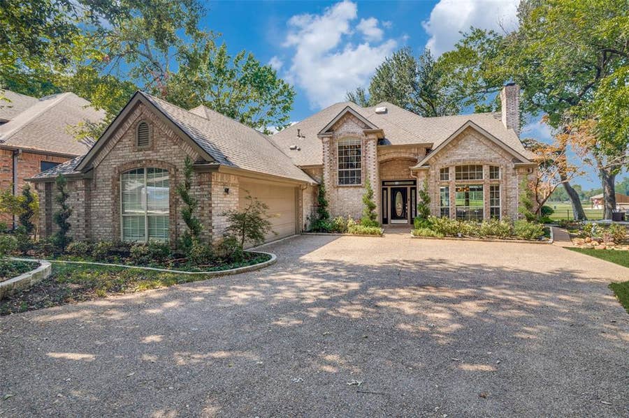 Property photo for 101 Fountain Hills Drive, Garland, TX