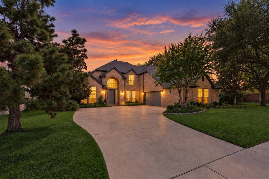 Property photo for 4017 Beacon Street, Flower Mound, TX