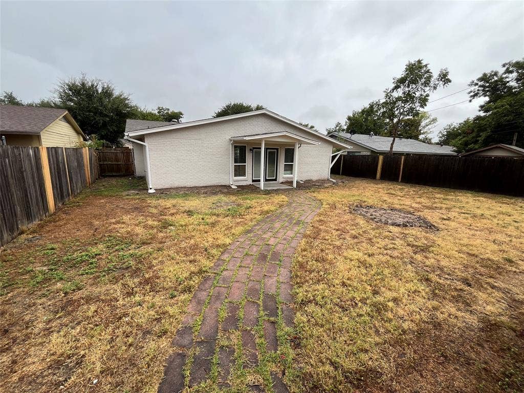 1831 Moonbeam Lane, Carrollton, TX 75006 Additional content