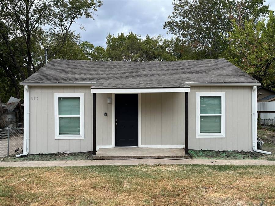 Property photo for 859 Portnoma Lane, Dallas, TX