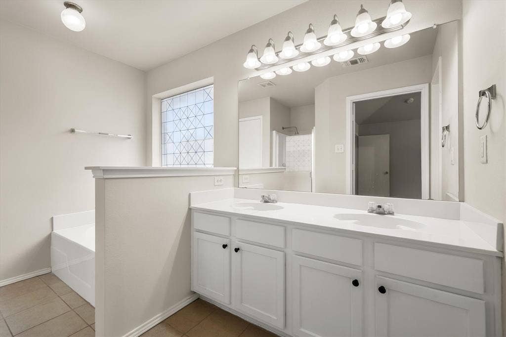 1017 Caleb Street, Burleson, TX 76028 1017 Caleb Street, Burleson, TX 76028