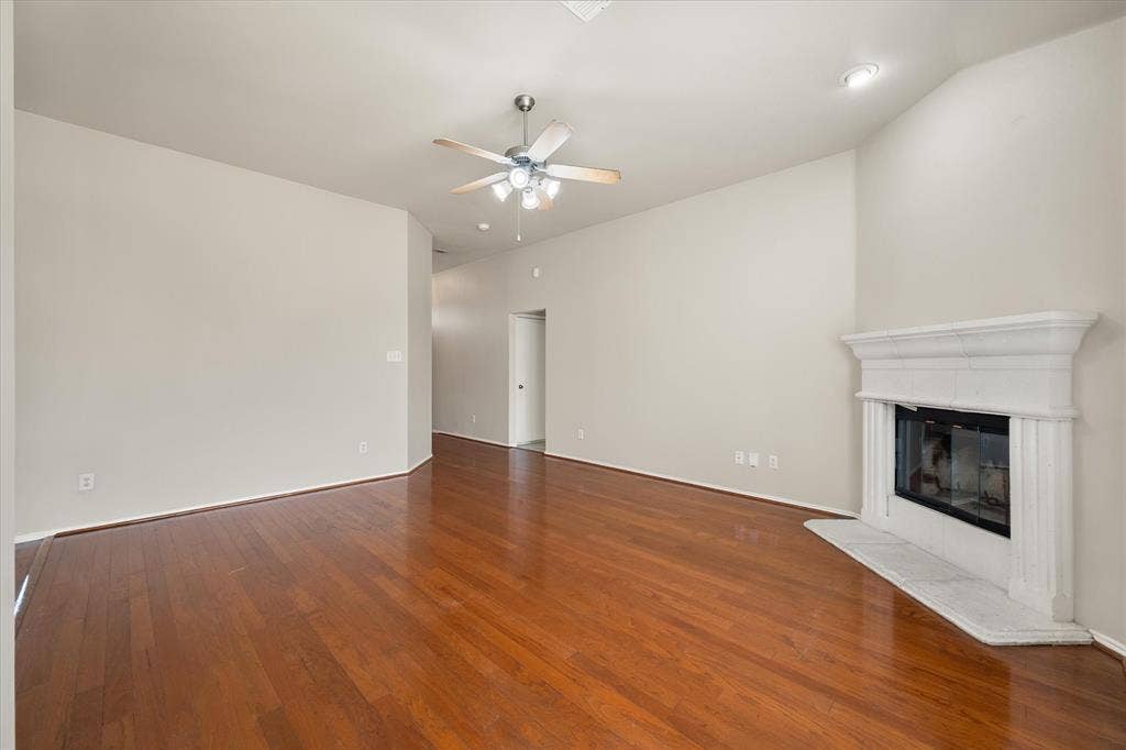 1017 Caleb Street, Burleson, TX 76028 1017 Caleb Street, Burleson, TX 76028