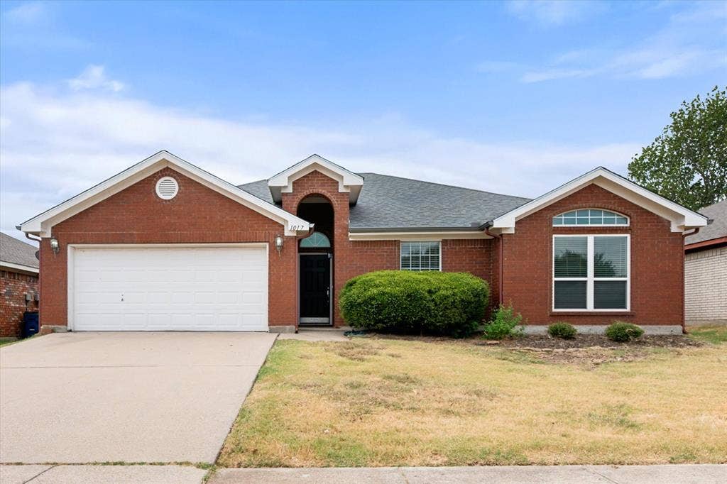 1017 Caleb Street, Burleson, TX 76028 Welcome Home!