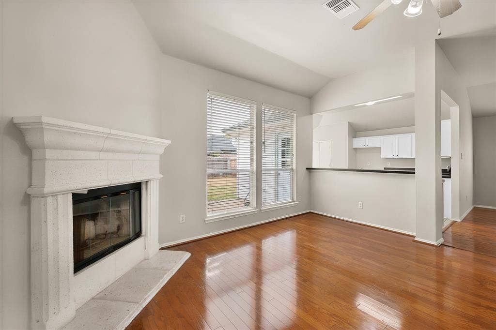 1017 Caleb Street, Burleson, TX 76028 1017 Caleb Street, Burleson, TX 76028