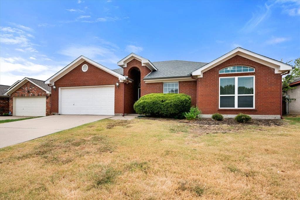 1017 Caleb Street, Burleson, TX 76028 1017 Caleb Street, Burleson, TX 76028