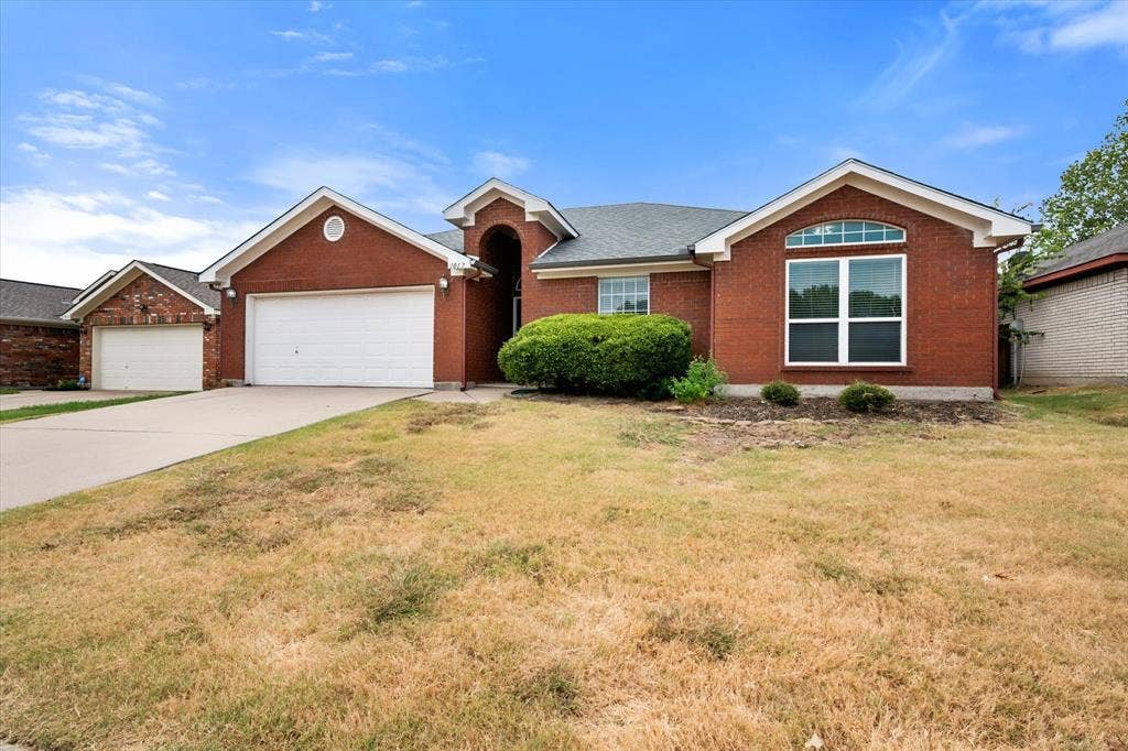 1017 Caleb Street, Burleson, TX 76028 1017 Caleb Street, Burleson, TX 76028