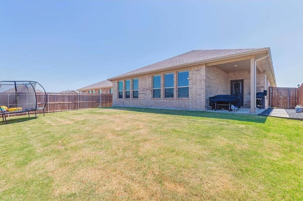 1904 Gill Star Drive, Haslet, TX 76052