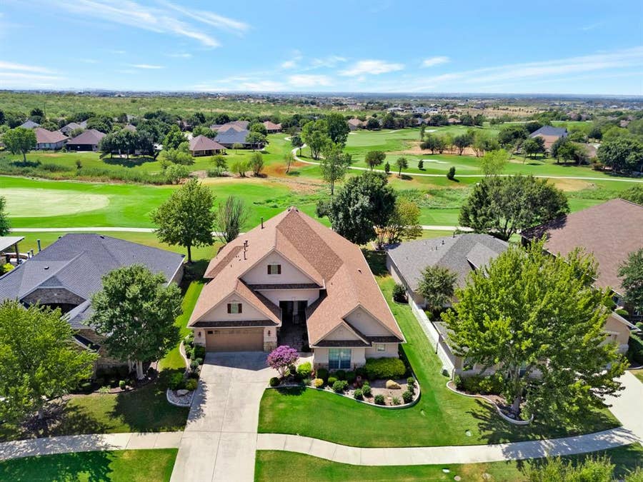 Property photo for 9941 Grandview Drive, Denton, TX