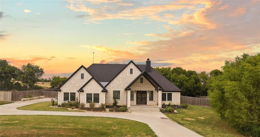 Property photo for 240 Royals Ranch Road, Lorena, TX