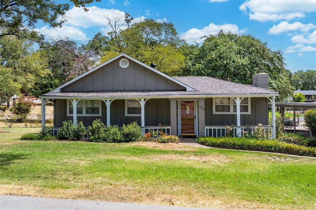 1210 Aloha Road, Tool, TX 75143