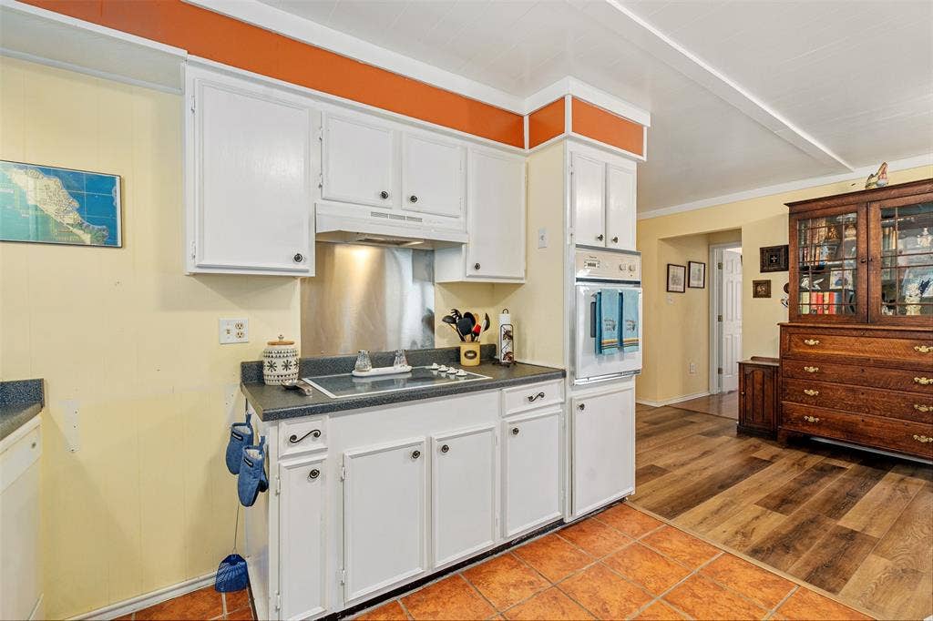 1210 Aloha Road, Tool, TX 75143