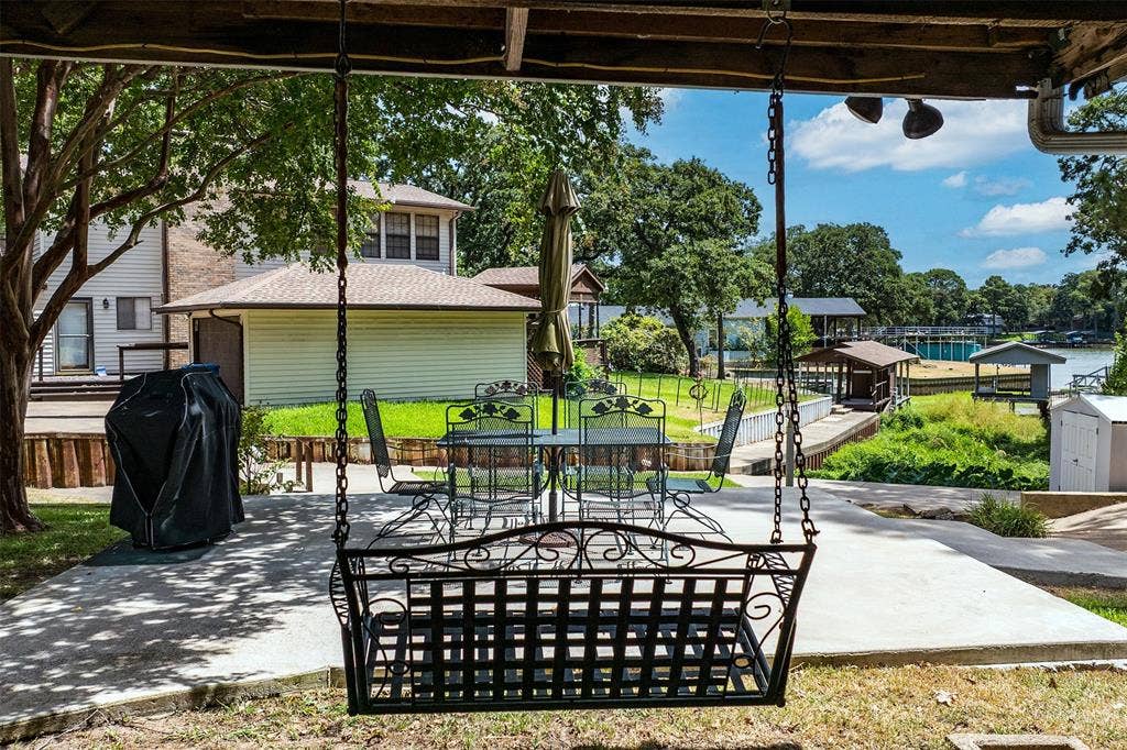 1210 Aloha Road, Tool, TX 75143