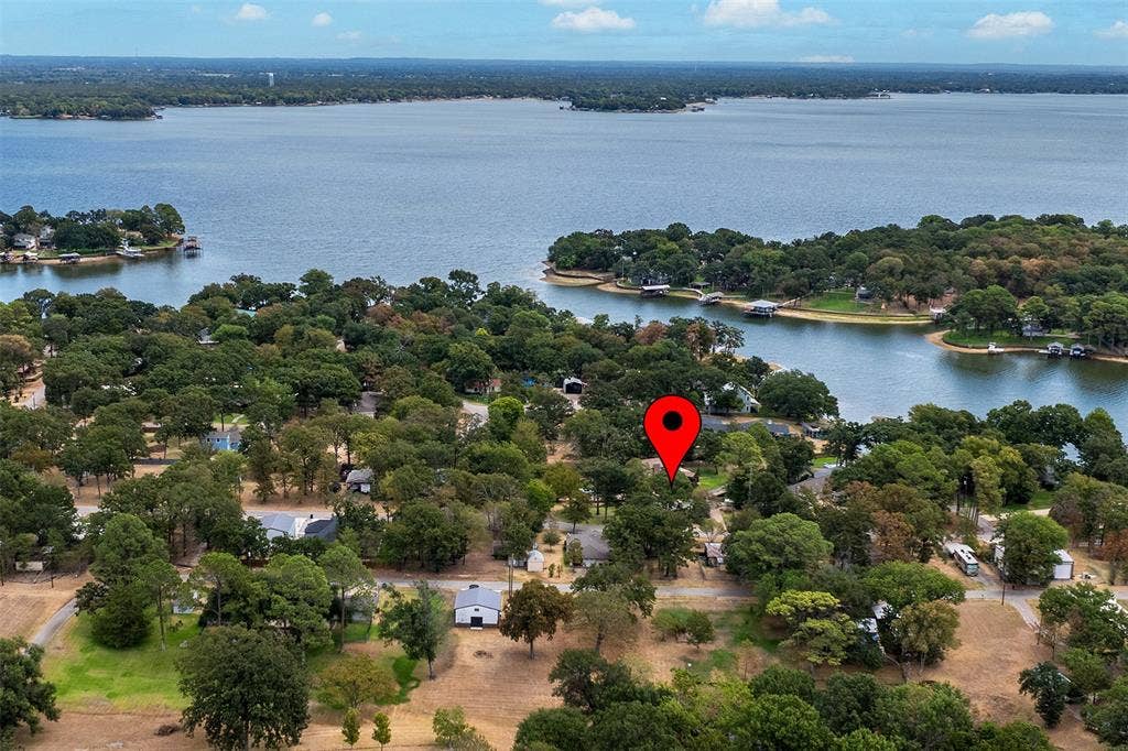 1210 Aloha Road, Tool, TX 75143