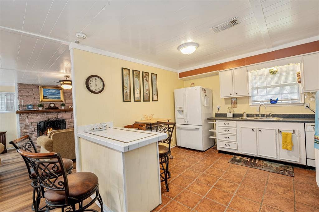 1210 Aloha Road, Tool, TX 75143