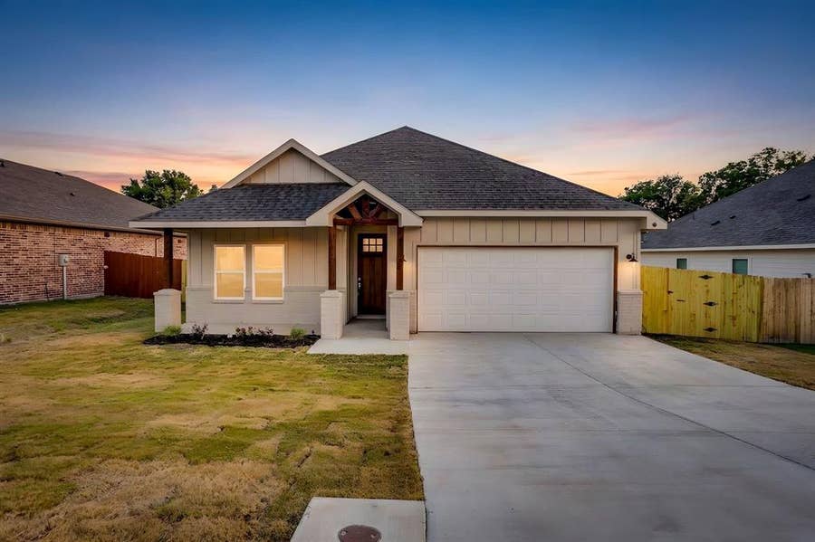 Property photo for 1024 Lake View Ridge, Fort Worth, TX