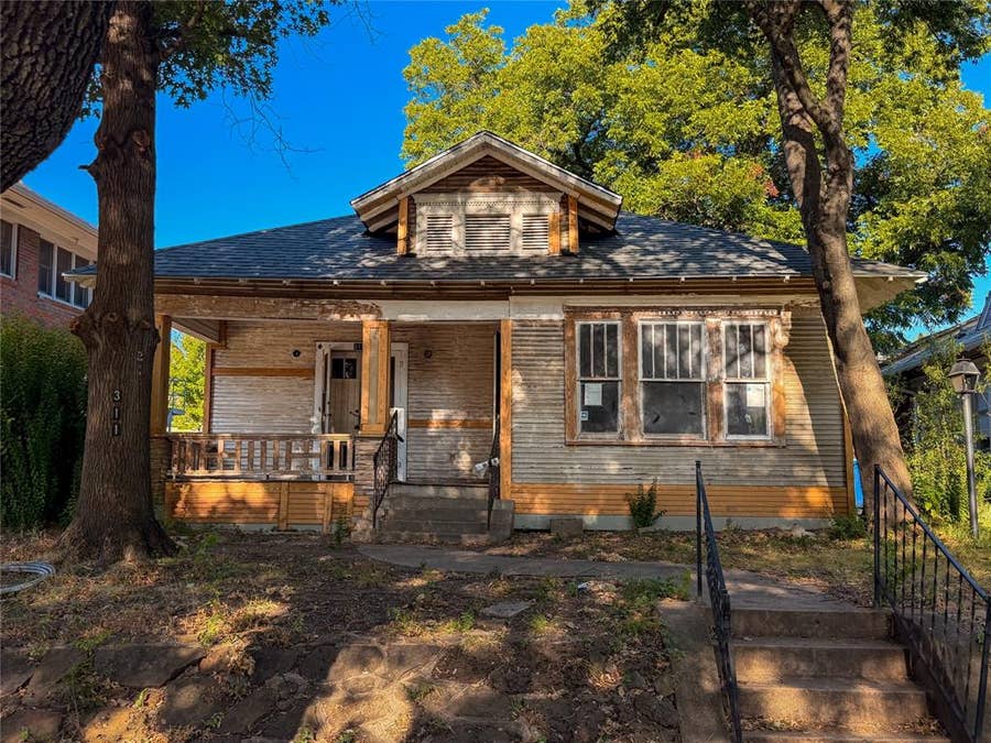 Property photo for 311 N Clinton Avenue, Dallas, TX