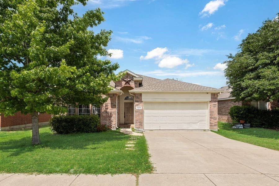 Property photo for 1008 Fort Apache Drive, Fort Worth, TX