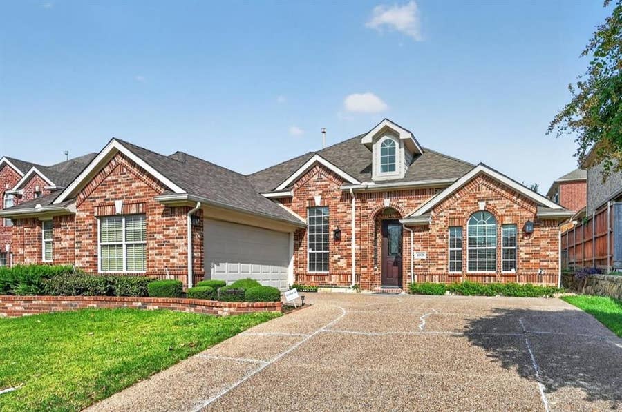Property photo for 10328 Offshore Drive, Irving, TX