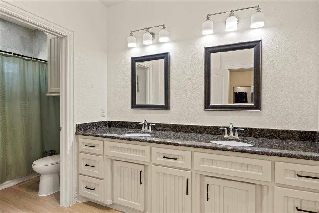 1004 W Apache Trail, Granbury, TX 76048 1004 W Apache Trail, Granbury, TX 76048