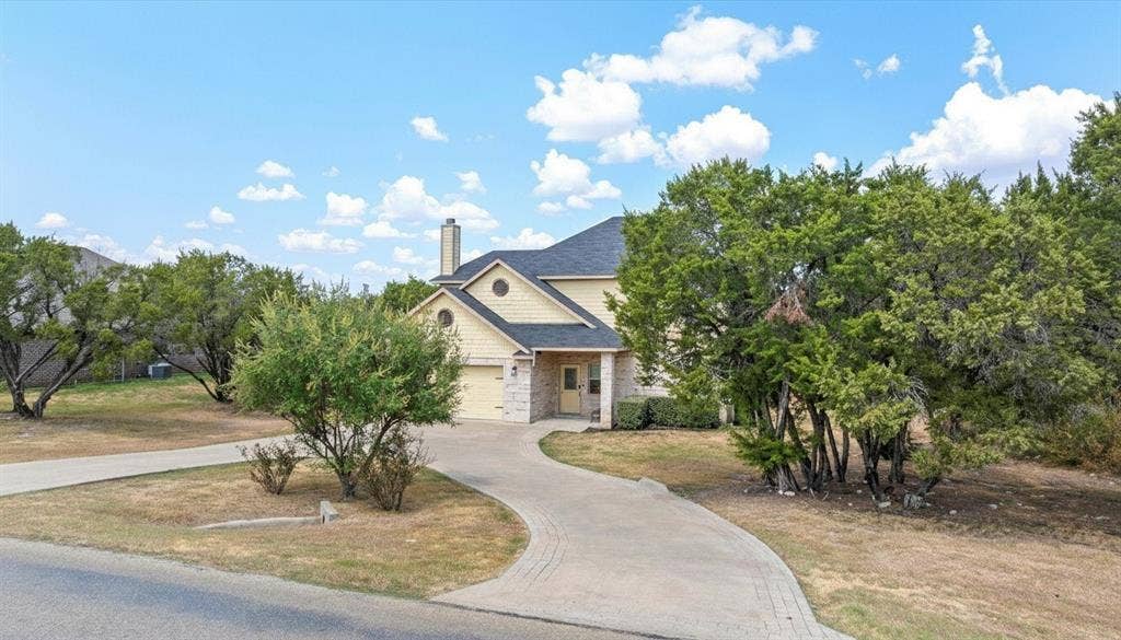 1004 W Apache Trail, Granbury, TX 76048 1004 W Apache Trail, Granbury, TX 76048