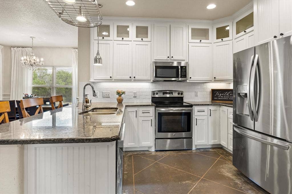 1004 W Apache Trail, Granbury, TX 76048 1004 W Apache Trail, Granbury, TX 76048