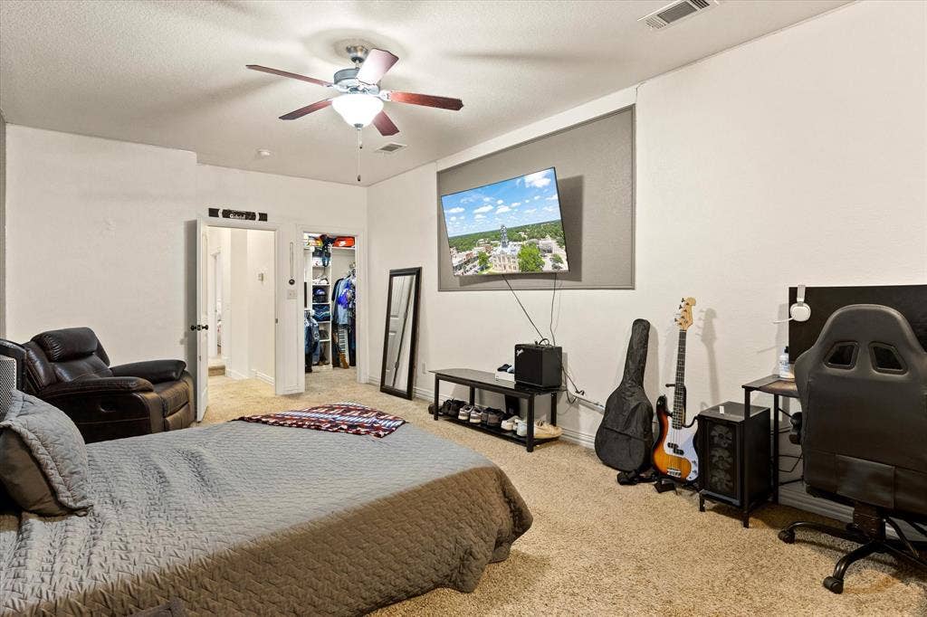 1004 W Apache Trail, Granbury, TX 76048 1004 W Apache Trail, Granbury, TX 76048
