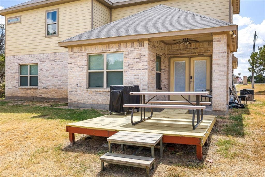 1004 W Apache Trail, Granbury, TX 76048 1004 W Apache Trail, Granbury, TX 76048