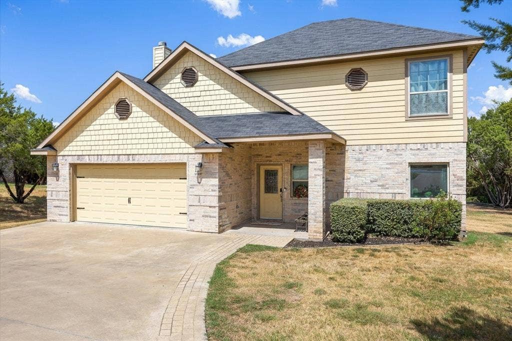 1004 W Apache Trail, Granbury, TX 76048 1004 W Apache Trail, Granbury, TX 76048
