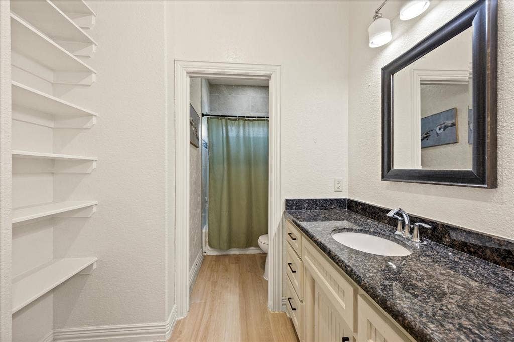 1004 W Apache Trail, Granbury, TX 76048 1004 W Apache Trail, Granbury, TX 76048